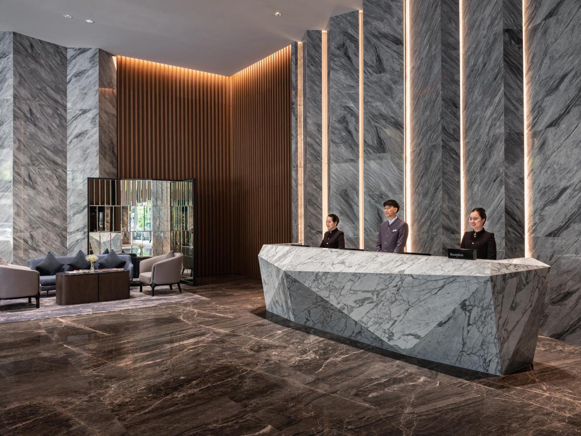 होटल Crowne Plaza Centre By Ihg
