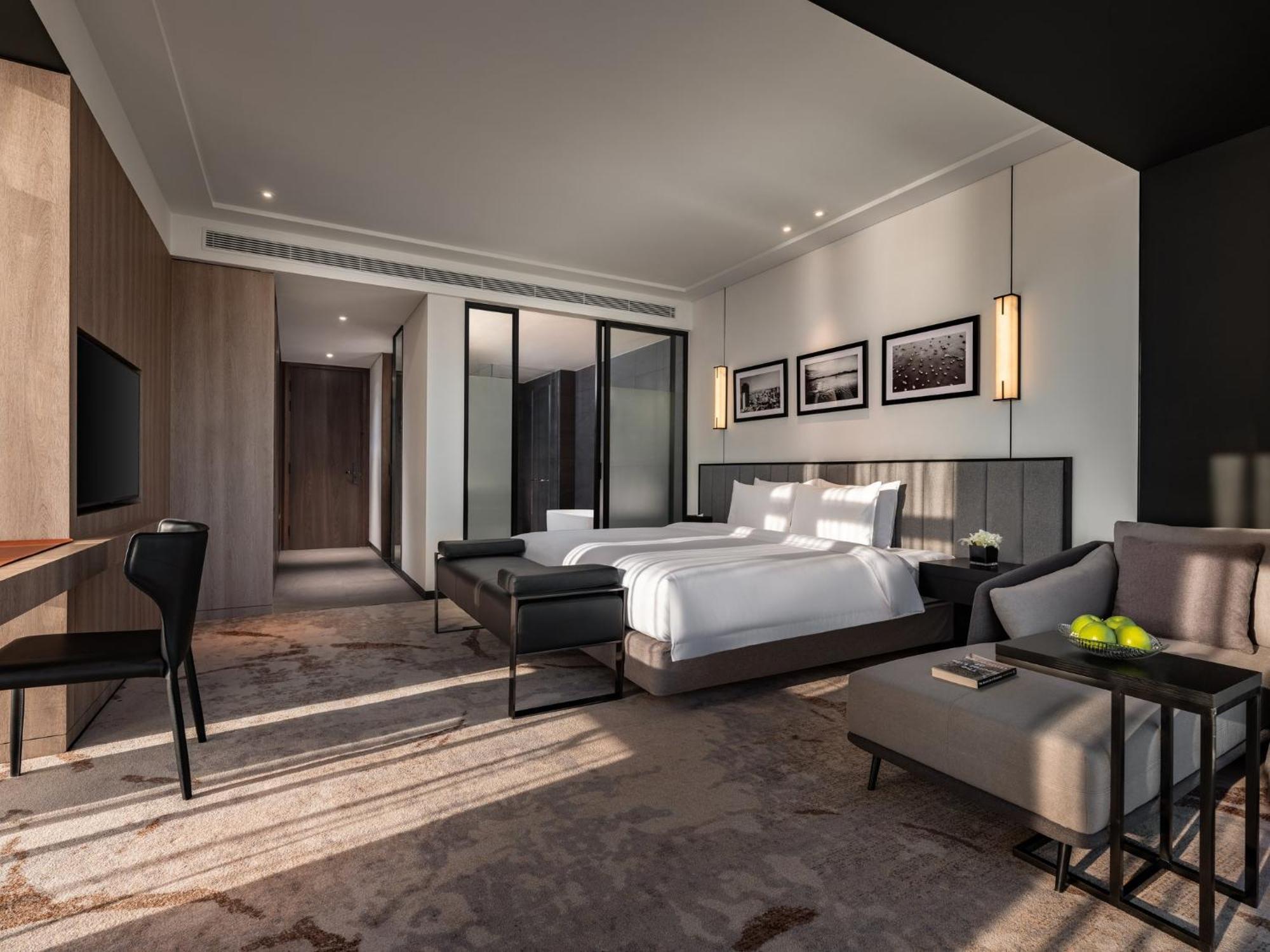 Crowne Plaza Centre By Ihg Khách sạn 5*